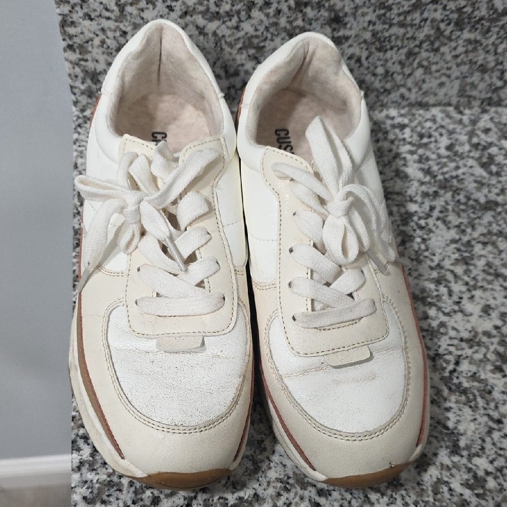 Cushionaire Women's White and Tan Sneakers - Picture 5 of 16